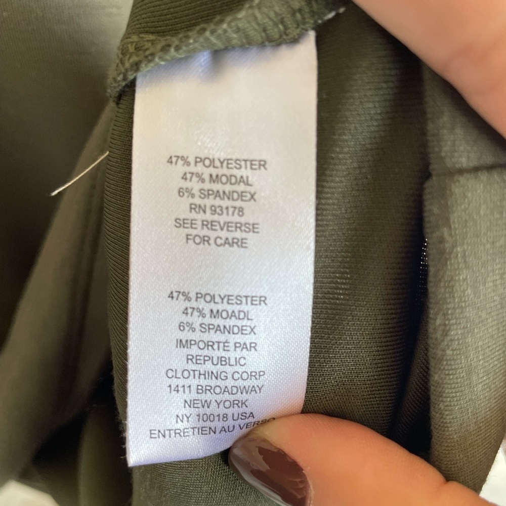 Women's Tahari Short Sleeve T-Shirt - Sz. S - Picture 2 of 3